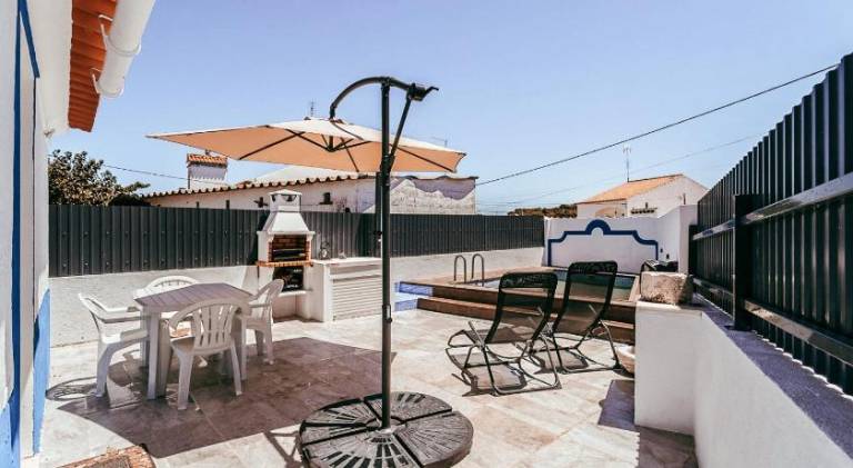Nice vacation home with yard, terrace & BBQ | Dogs allowed — photo 4