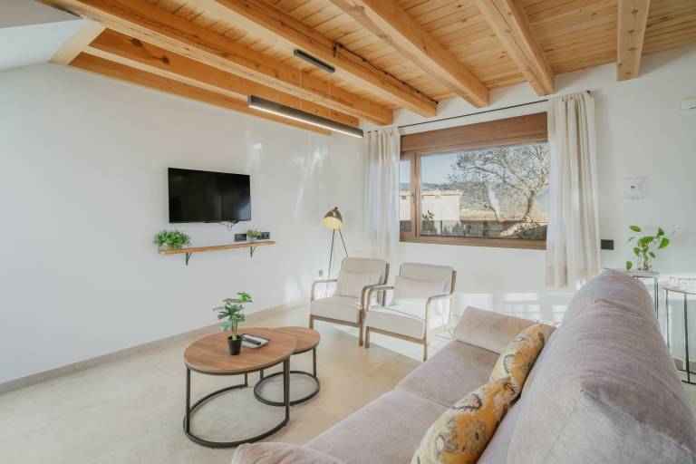 Vacation home with terrace & barbecue | Mountain view — photo 2