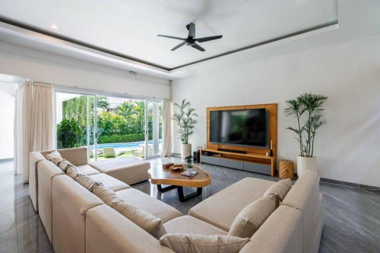 Beautiful villa with private pool, terrace & yard | Dogs allowed — photo 2