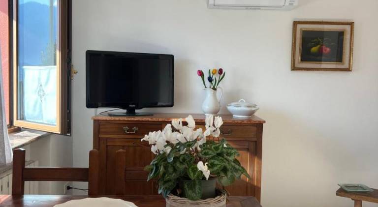 Holiday apartment with 1 room for 3 persons in Gravedona