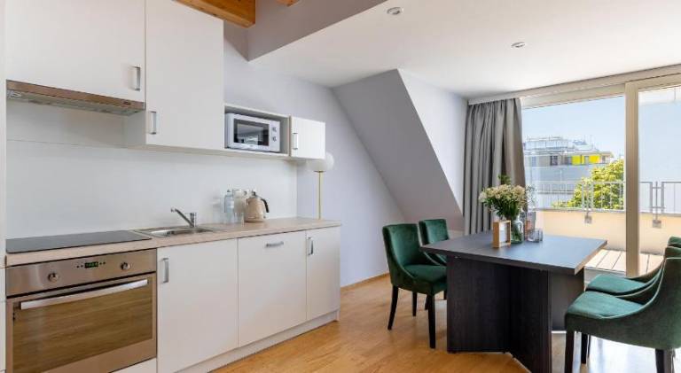 Serviced apartment with 2 rooms for 11 persons — photo 4