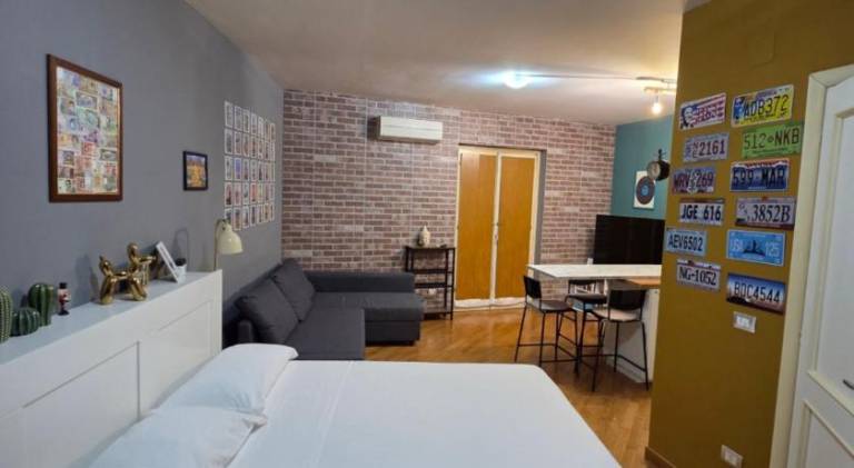 Rental apartment with 1 room for 5 persons in Avellino