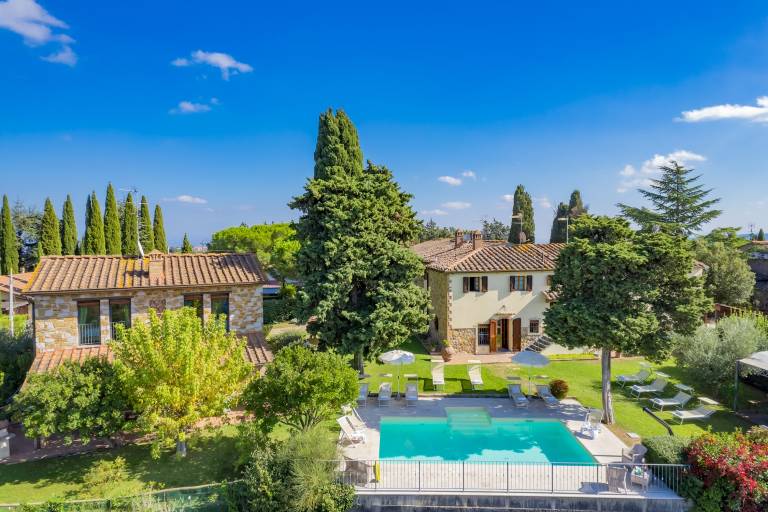 Villa with private pool, terrace & barbecue | Garden view in Gambassi Terme