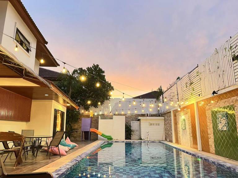 Villa with barbeque, garden & pool — photo 5