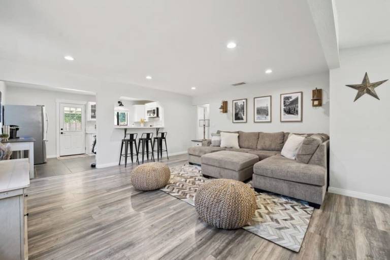 House Santa Clarita