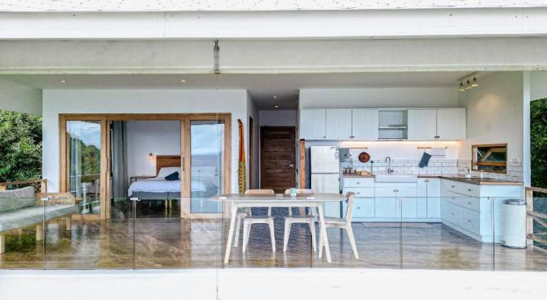 Couples Dream - a secret house with stunning sunsets, and private beach access — photo 2