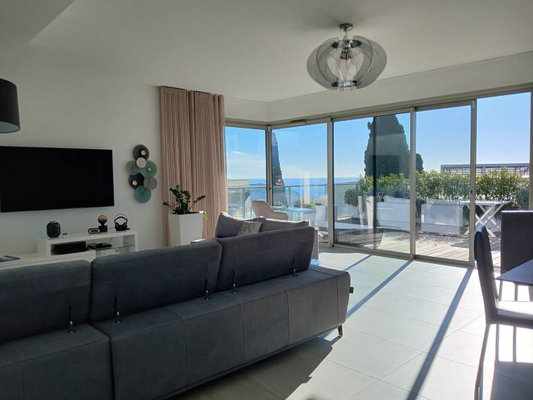 Condo with terrace, sauna & BBQ | Panoramic view — photo 3