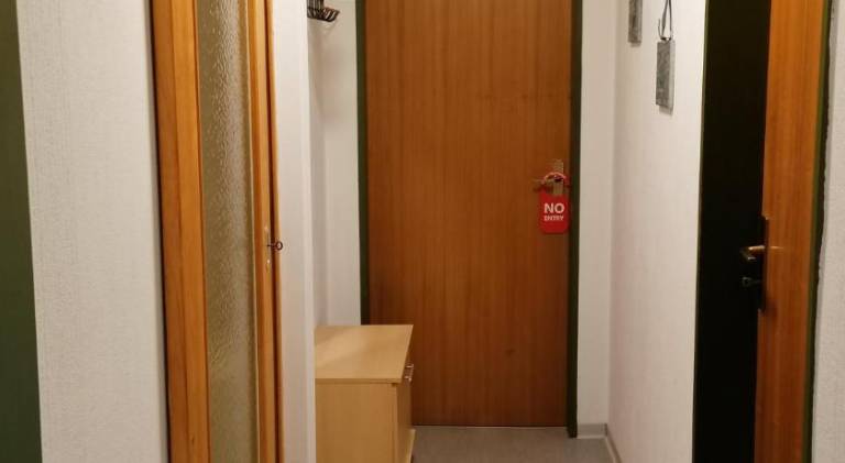 Apartment with pool — photo 5