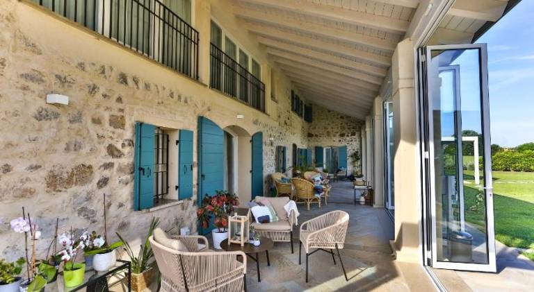 Beautiful serviced apartment with pool, terrace & garden | Pets allowed — photo 3