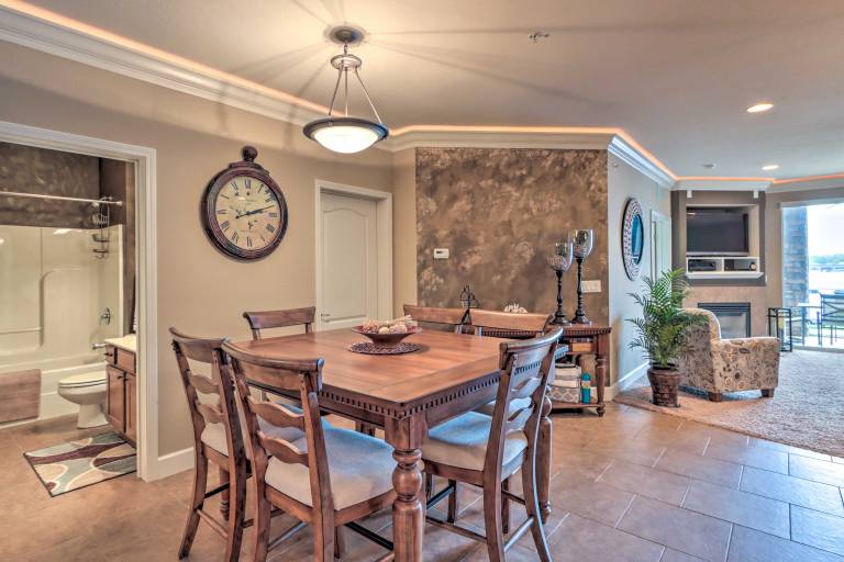 Lakefront Patio, Pool Access! Lands End Condo — photo 5
