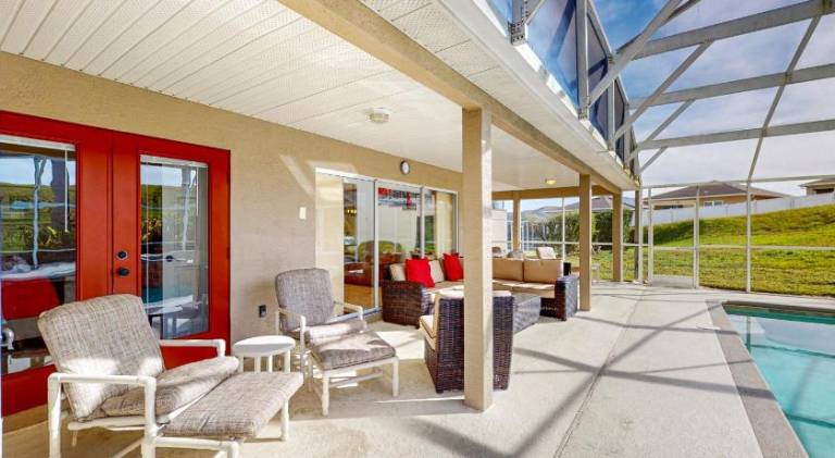 Vacation home with pool | Pet-friendly — photo 3