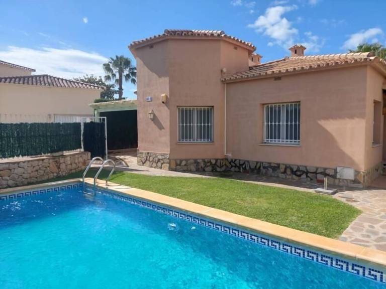 Chalet Oliva Nova