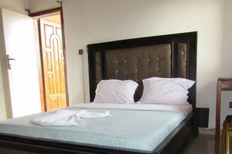Bed and breakfast  Bonanjo
