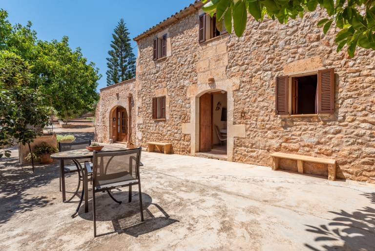 Traditional Finca with Wi-Fi, Air Conditioning, Garden & Pool — photo 4