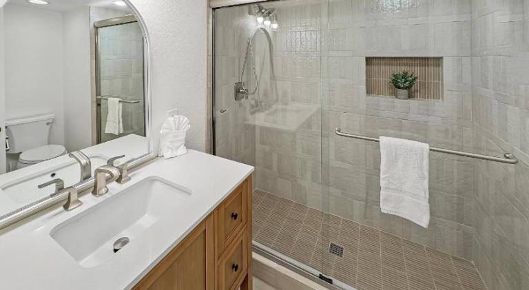 Vacation home with private pool, jacuzzi & barbeque — photo 2