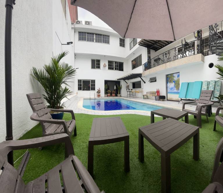 The View Hostel and Lounge