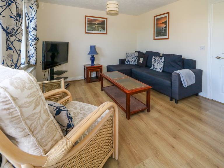 Cottage with garden | Beach view — photo 3