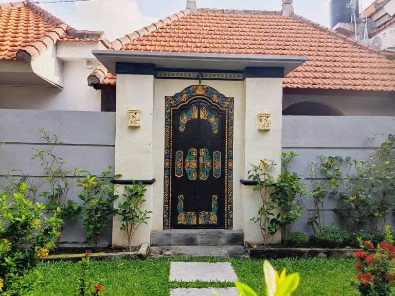 Vacation home with yard, grill & pool in Canggu