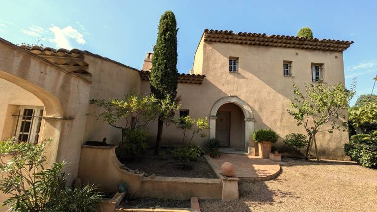 Villa with private pool, yard & barbeque — photo 2