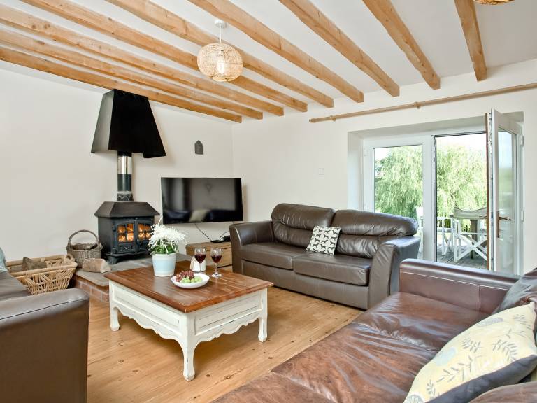 Family-oriented cottage with garden | Pet-friendly — photo 2