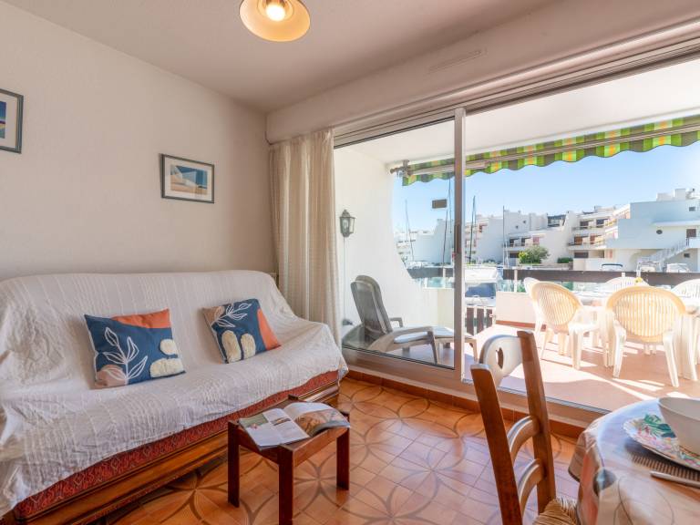 Holiday apartment with terrace — photo 4