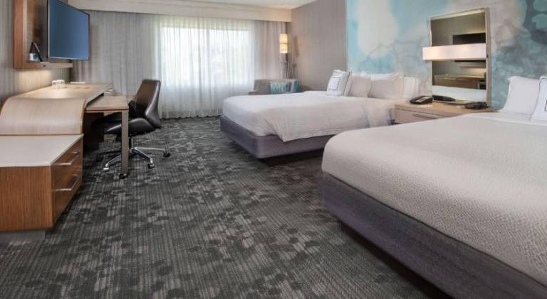 Comfort Inn & Suites Bethlehem Lehigh Valley Airport — photo 3