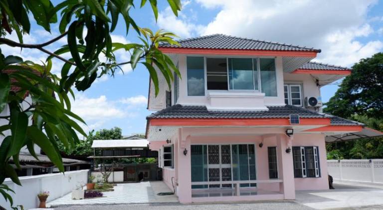 250 m&sup2; Ferienhaus