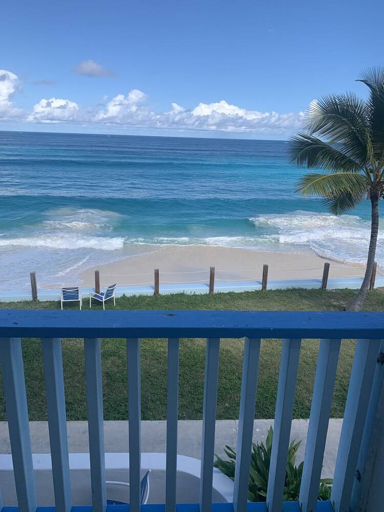 Resort  Paradise Island