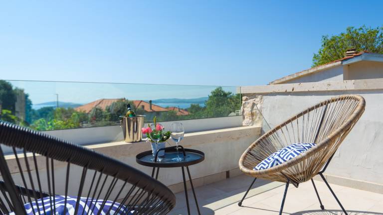 Fully equipped villa with yard, private pool & grill | Pets are welcome — photo 3