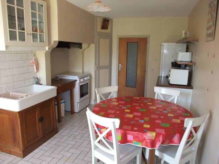Cottage with barbecue & yard | Pets are welcome — photo 2