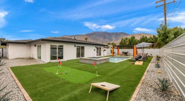 Vacation home with hot tub, barbeque & private pool | Perfect for remote work — photo 5