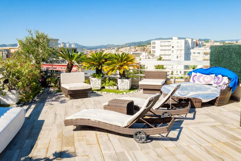 Apartment 'Cannes Center Sea and Sky' with Sea View, Private Terrace and Air Conditioning in Cannes