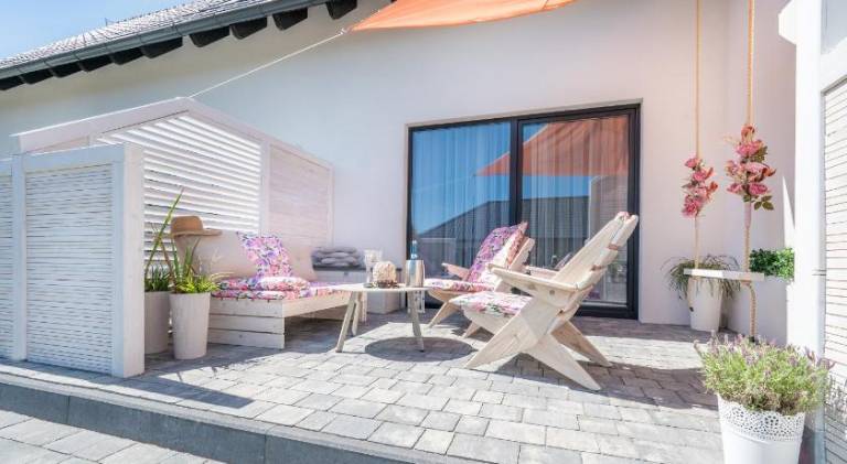 Apartment with terrace, yard & private pool — photo 3