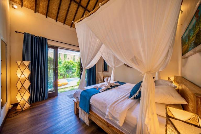 Villa with patio, yard & private pool | Perfect for remote work — photo 2