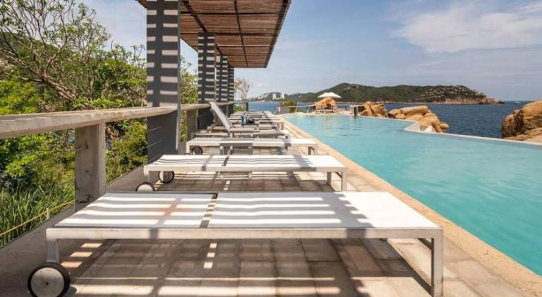 Apartment with pool — photo 3