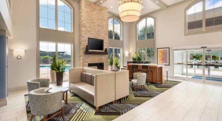 Holiday Inn Express & Suites Asheville SW - Outlet Ctr Area By IHG — photo 2