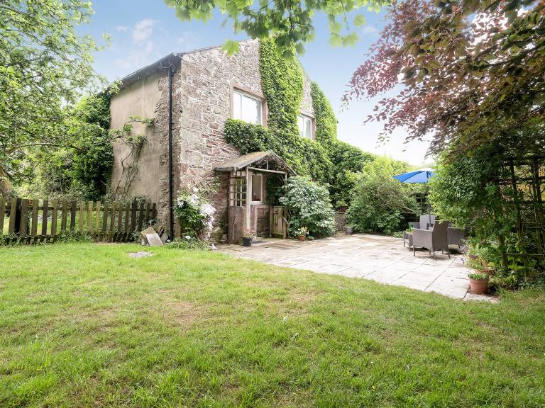 Cottage with garden in Seascale