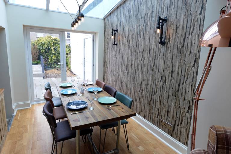 Family-oriented house with patio | Beach nearby | Pets are welcome — photo 2