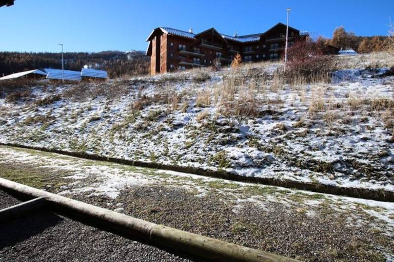 Charming rental apartment with patio & pool | Next to the ski | Dogs allowed — photo 2