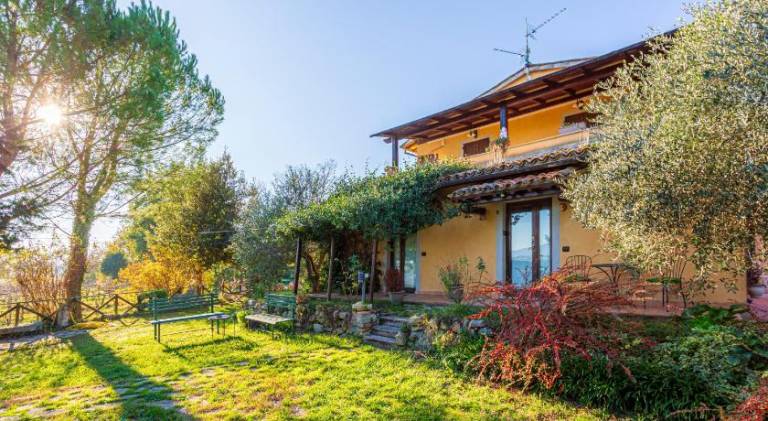 Farm with garden, terrace & barbeque — photo 4