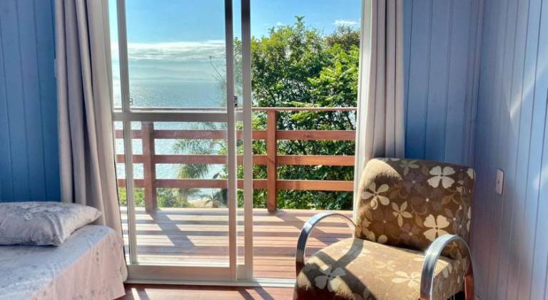 Vacation home with jacuzzi — photo 5