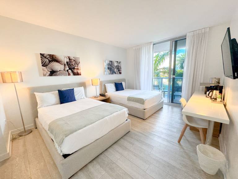 Cozy studio at Beachwalk Resort near the sea