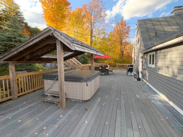 West Park Chalet at Killington: Great for Groups! Hot tub, games, discounted ski rentals. — photo 5