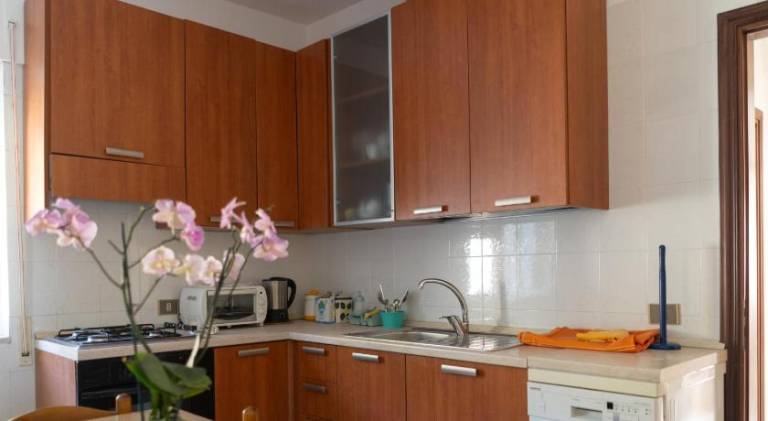 Holiday apartment with garden & patio — photo 4