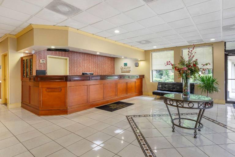 Quality Inn & Suites Hanes Mall — photo 5