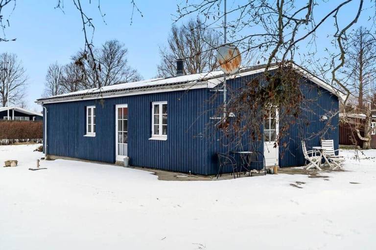 Beautiful vacation home with BBQ, terrace & sauna | Next to the beach | Dogs allowed in Sønderborg