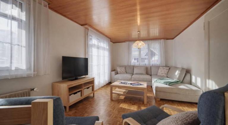 Cozy traditional Chalet, Stunning Mountain Views — photo 2