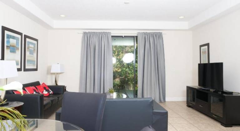 Spacious vacation home with jacuzzi & pool | Pets are welcome — photo 2