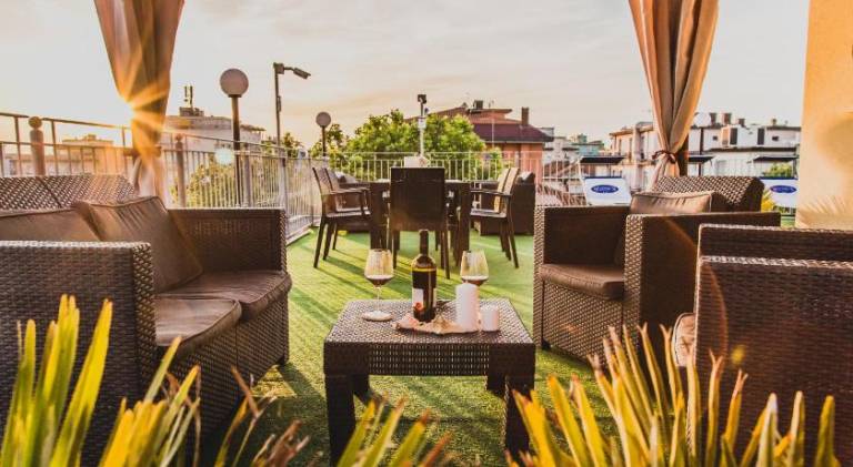 Lovely serviced apartment with patio | Next to the beach | Dogs allowed — photo 5