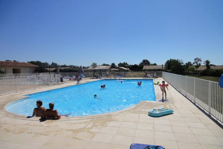 Villa with patio, barbecue & pool | Nature view — photo 5
